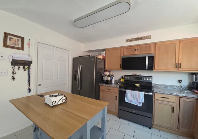 Photo 3 of Sale Pending at 10253 Las Casitas Ct NE, Albuquerque, NM 87111 | MLS# 1107685 | Listing updated on 2026-08-31