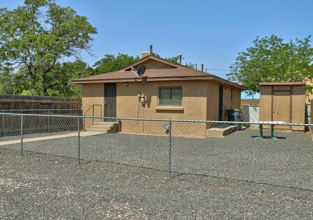 Photo 3 of Multi family home for sale at 321 Wayne Rd Nw, Los Ranchos, NM 87114 | MLS# 1107684 | Listing updated on 2026-09-04