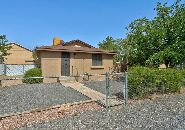 Photo 3 of Multi family home for sale at 321 Wayne Rd NW, Los Ranchos, NM 87114 | MLS# 1107684 | Listing updated on 2026-09-04