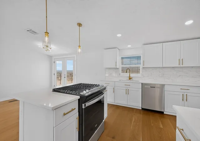 Photo 3 of Manufactured home for sale at 517 E 1st Street NE, Rio Rancho, NM 87124 | MLS# 1107824 | Listing updated on 2026-09-10