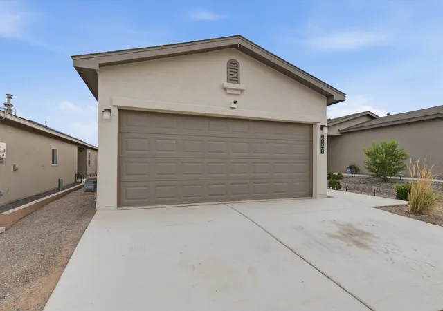 Photo 2 of Single family home for sale at 6331 Gannett Dr Ne, Rio Rancho, NM 87144 | MLS# 1107878 | Listing updated on 2026-10-07