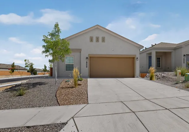 Photo 3 of Sale Pending at 10604 Valedon Ln Sw, Albuquerque, NM 87121 | MLS# 1107929 | Listing updated on 2026-09-01