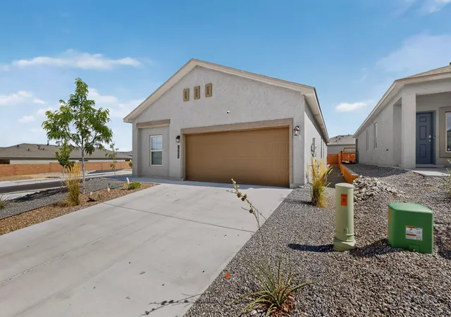 Photo 3 of Sale Pending at 10604 Valedon Ln SW, Albuquerque, NM 87121 | MLS# 1107929 | Listing updated on 2026-09-01