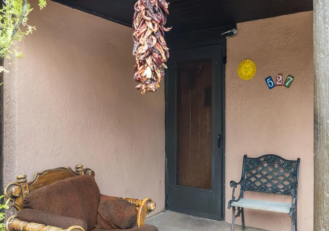 Photo 3 of Sale Pending at 527 Mesilla St Ne, Albuquerque, NM 87108 | MLS# 1107942 | Listing updated on 2026-09-16