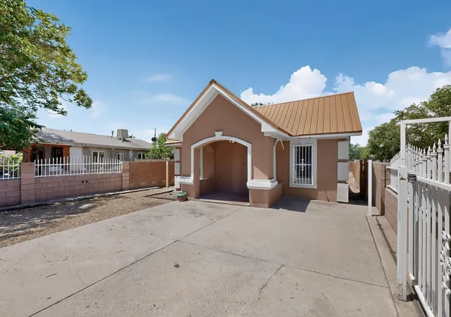 Photo 2 of Sale Pending at 1835 Broadway Blvd Se, Albuquerque, NM 87102 | MLS# 1108057 | Listing updated on 2026-09-09
