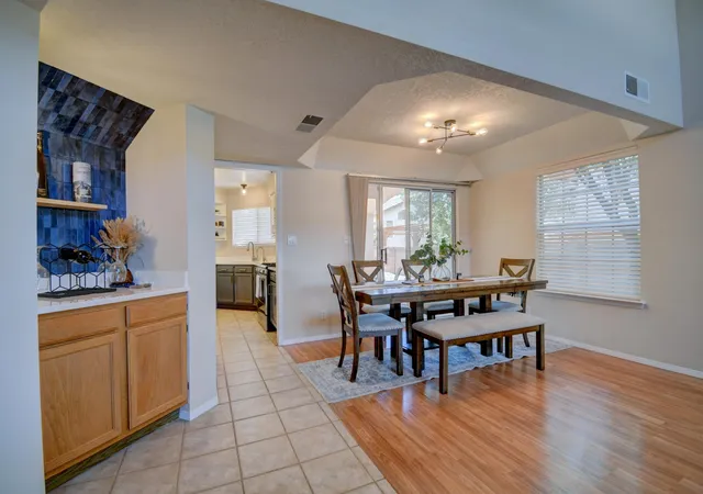 Photo 4 of Sale Pending at 7908 Eagle Rock Ave NE, Albuquerque, NM 87122 | MLS# 1108083 | Listing updated on 2026-09-21
