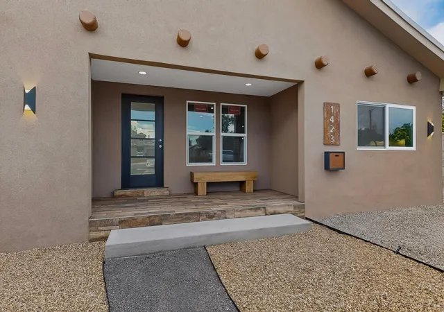 Photo 3 of Single family home for sale at 1423 Van Cleave Rd Nw, Albuquerque, NM 87107 | MLS# 1108101 | Listing updated on 2026-09-22