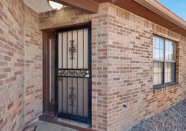 Photo 2 of Sale Pending at 910 Crenshaw Ct, Rio Communities, NM 87002 | MLS# 1108179 | Listing updated on 2026-08-31