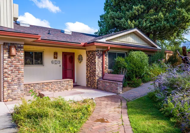 Photo 2 of Single family home for sale at 3929 Doroteo Pl Ne, Albuquerque, NM 87111 | MLS# 1108257 | Listing updated on 2026-09-20