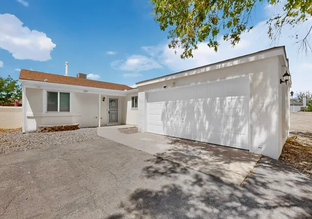 Photo 2 of Sale Pending at 1201 Rachel Rd Ne, Rio Rancho, NM 87144 | MLS# 1108273 | Listing updated on 2026-09-04