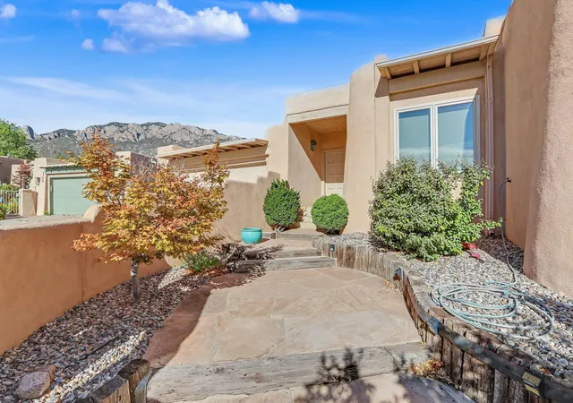 Photo 3 of Sale Pending at 7707 Cedar Cyn Pl Ne, Albuquerque, NM 87122 | MLS# 1108279 | Listing updated on 2026-08-30