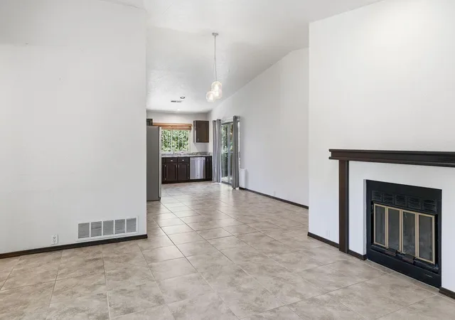 Photo 4 of Single family home for sale at 10613 Central Park Dr NE, Albuquerque, NM 87123 | MLS# 1108283 | Listing updated on 2026-09-03