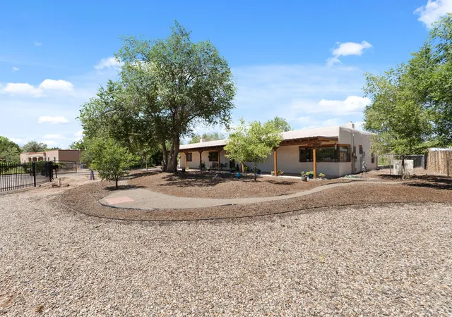 Photo 2 of Single family home for sale at 13 Vista De Las Cruces Rd, Los Lunas, NM 87031 | MLS# 1108297 | Listing updated on 2026-09-13