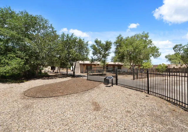 Photo 3 of Single family home for sale at 13 Vista De Las Cruces Rd, Los Lunas, NM 87031 | MLS# 1108297 | Listing updated on 2026-09-13