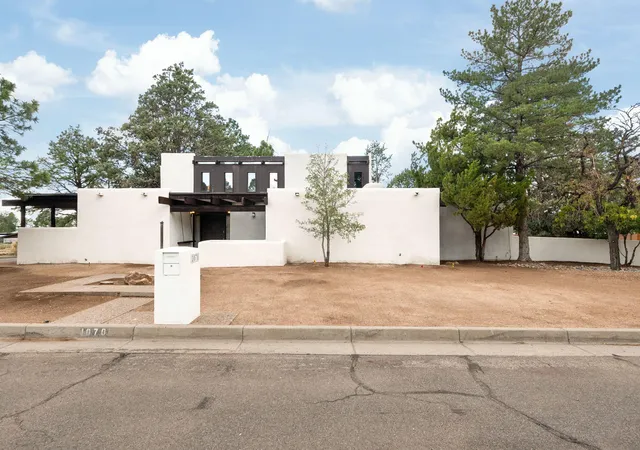 Photo 2 of Sale Pending at 1070 Matador Dr Se, Albuquerque, NM 87123 | MLS# 1108306 | Listing updated on 2026-08-31
