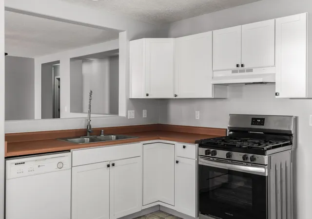 Photo 3 of Sale Pending at 8808 Sawgrass Pl NW, Albuquerque, NM 87121 | MLS# 1108333 | Listing updated on 2026-09-09