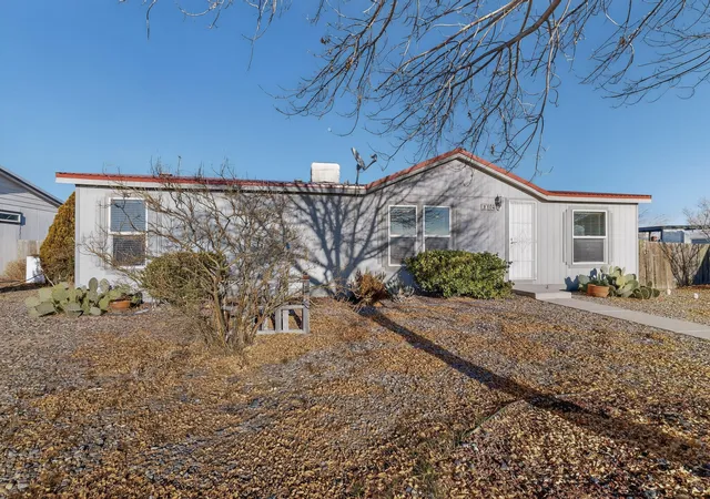 Photo 3 of Sale Pending at 804 Callejon De Los Tulipanes, Belen, NM 87002 | MLS# 1108334 | Listing updated on 2026-09-11