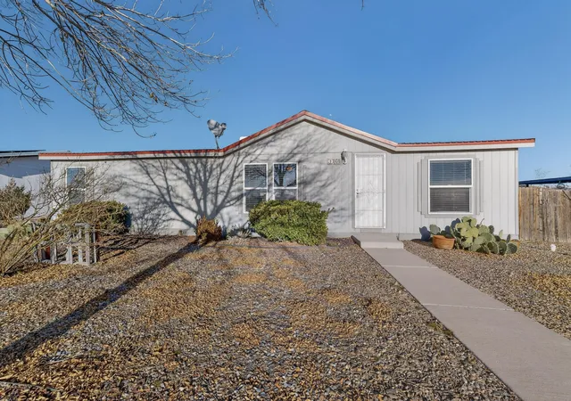 Photo 3 of Sale Pending at 804 Callejon De Los Tulipanes, Belen, NM 87002 | MLS# 1108334 | Listing updated on 2026-10-06