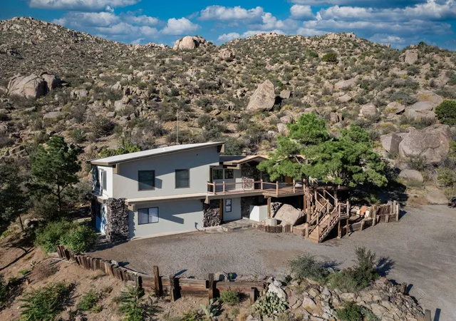 Photo 2 of Single family home for sale at 38 Camino El Alto Ne, Albuquerque, NM 87123 | MLS# 1108358 | Listing updated on 2026-09-16