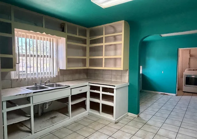 Photo 4 of Single family home for sale at 821 Ortiz Dr SE, Albuquerque, NM 87108 | MLS# 1108368 | Listing updated on 2026-10-03
