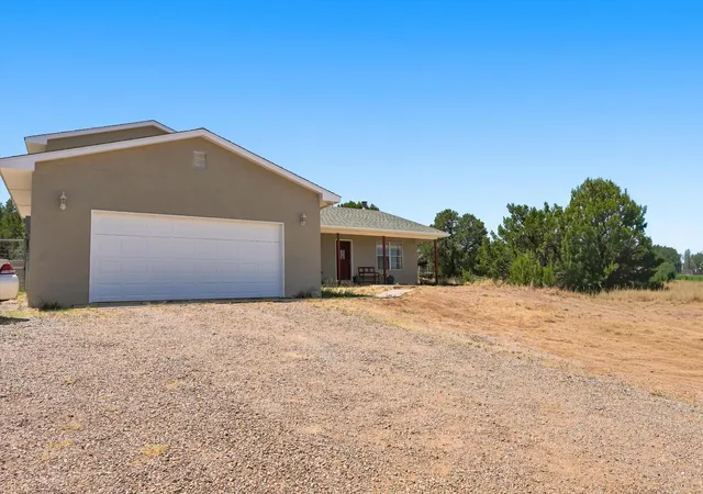 Photo 3 of Single family home for sale at 464 Sedillo Rd, Tijeras, NM 87059 | MLS# 1108373 | Listing updated on 2026-09-20