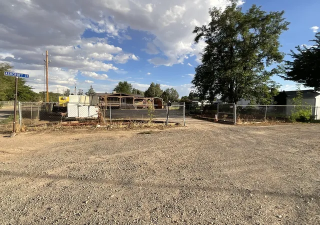 Photo 3 of Manufactured home for sale at 2 Ashcroft Ct, Peralta, NM 87042 | MLS# 1108381 | Listing updated on 2026-09-04