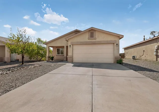 Photo 1 of Single family home for sale at 30 Tome Vista Dr, Los Lunas, NM 87031 | MLS# 1108382 | Listing updated on 2026-09-04