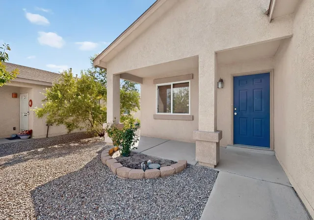 Photo 4 of Sale Pending at 30 Tome Vista Dr, Los Lunas, NM 87031 | MLS# 1108382 | Listing updated on 2026-09-29