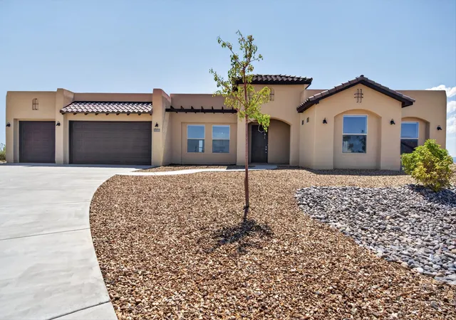 Photo 4 of Single family home for sale at 2601 Mansart Ct NE, Rio Rancho, NM 87144 | MLS# 1108387 | Listing updated on 2026-10-02