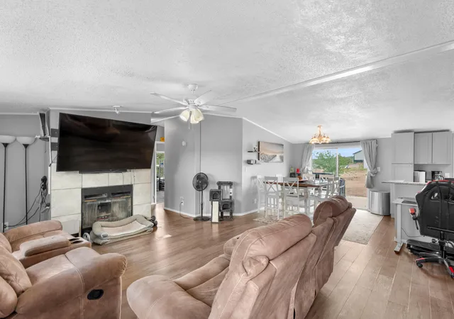 Photo 3 of Manufactured home for sale at 98 Mustang Rd, Edgewood, NM 87015 | MLS# 1108388 | Listing updated on 2026-09-23