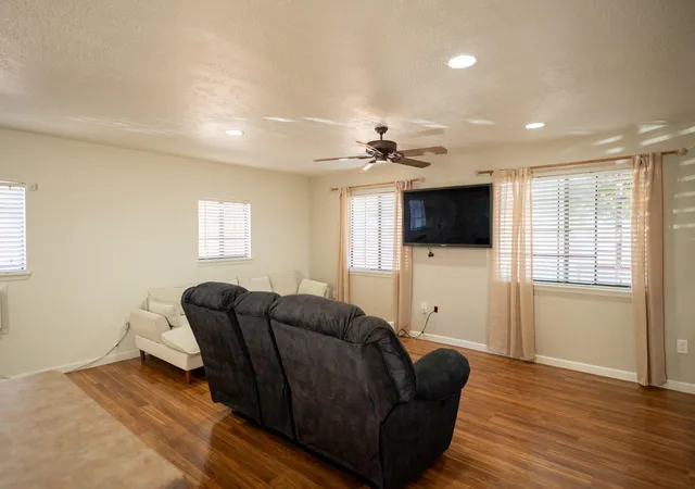Photo 4 of Sale Pending at 1142 Calle Palo Verde, Bernalillo, NM 87004 | MLS# 1108390 | Listing updated on 2026-09-13