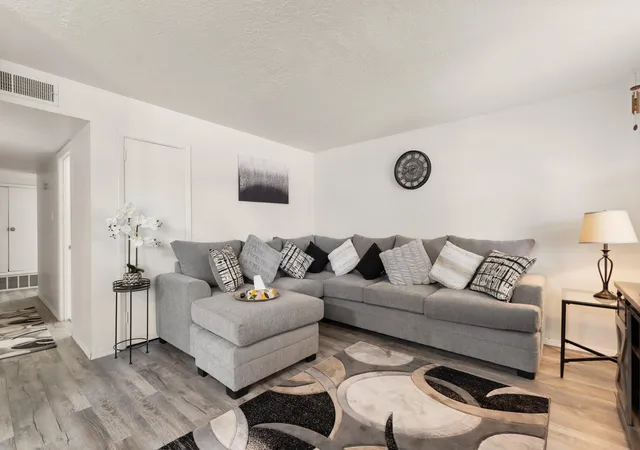 Photo 3 of Sale Pending at 5944 Avenida La Barranca Pl Nw, Albuquerque, NM 87114 | MLS# 1108403 | Listing updated on 2026-09-27