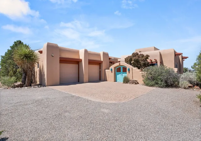 Photo 2 of Single family home for sale at 25 1st Mesa Ct, Placitas, NM 87043 | MLS# 1108413 | Listing updated on 2026-08-31