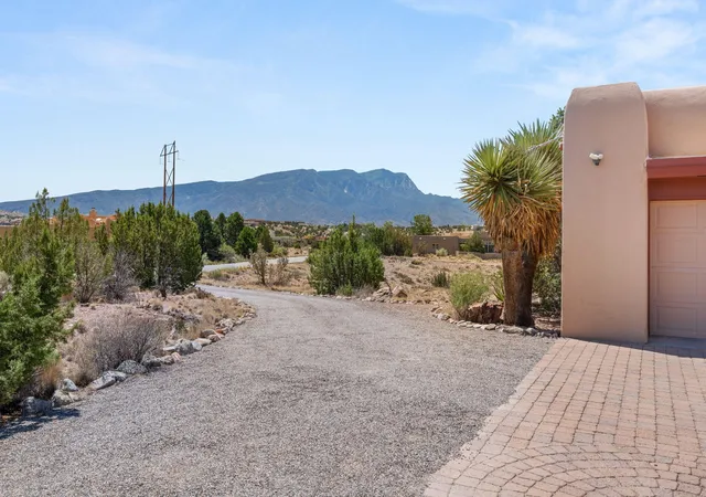 Photo 3 of Single family home for sale at 25 1st Mesa Ct, Placitas, NM 87043 | MLS# 1108413 | Listing updated on 2026-08-31