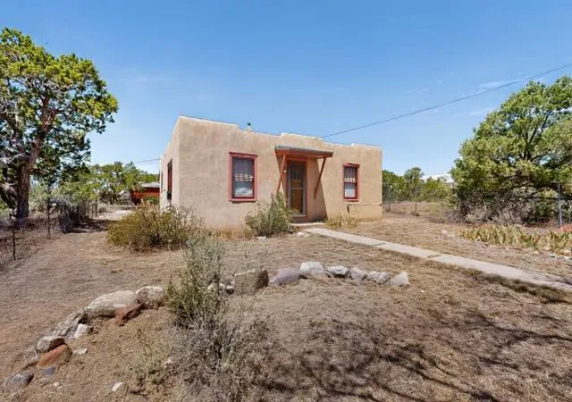 Photo 3 of Single family home for sale at 401 N Corbett Ave, Mountainair, NM 87036 | MLS# 1108420 | Listing updated on 2026-09-21