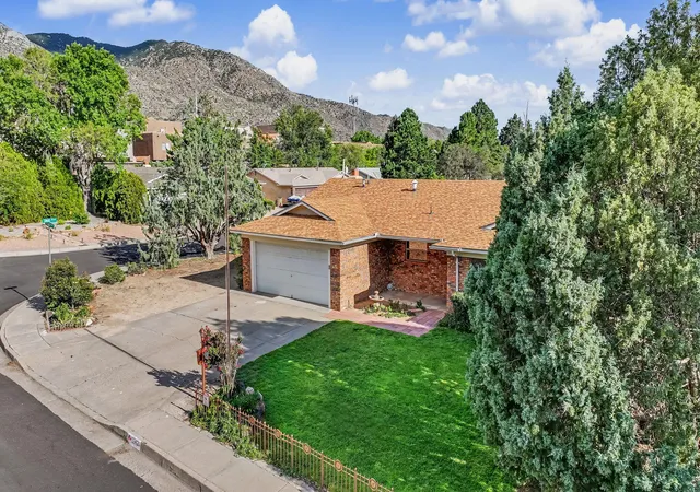 Photo 2 of Single family home for sale at 12420 Morocco Rd Ne, Albuquerque, NM 87111 | MLS# 1108423 | Listing updated on 2026-08-31