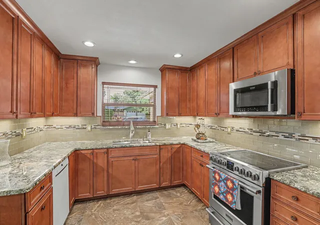Photo 3 of Single family home for sale at 12420 Morocco Rd NE, Albuquerque, NM 87111 | MLS# 1108423 | Listing updated on 2026-08-31