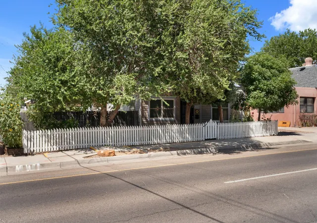 Photo 3 of Single family home for sale at 517 Coal Ave SE, Albuquerque, NM 87102 | MLS# 1108429 | Listing updated on 2026-09-25