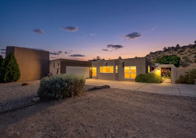 Photo 1 of Single family home for sale at 321 Paseo De Corrales, Corrales, NM 87048 | MLS# 1108461 | Listing updated on 2026-09-10
