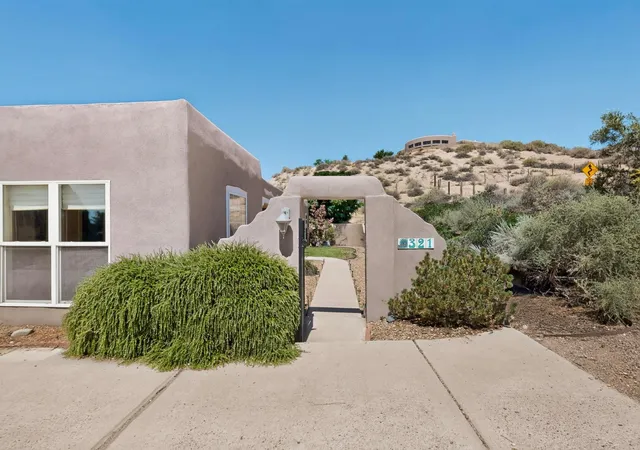 Photo 2 of Single family home for sale at 321 Paseo De Corrales, Corrales, NM 87048 | MLS# 1108461 | Listing updated on 2026-09-10