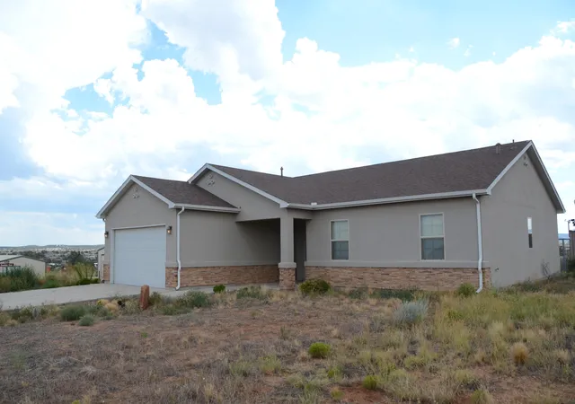 Photo 1 of Single family home for sale at 15 Mountain View Pl, Edgewood, NM 87015 | MLS# 1108466 | Listing updated on 2026-08-31