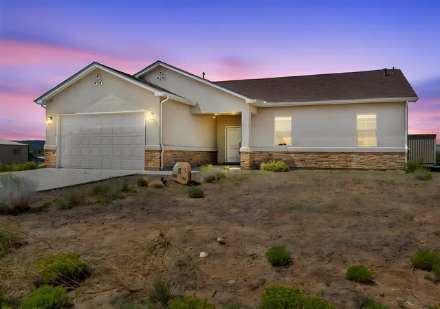 Photo 1 of Single family home for sale at 15 Mountain View Pl, Edgewood, NM 87015 | MLS# 1108466 | Listing updated on 2026-09-21