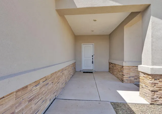 Photo 3 of Single family home for sale at 15 Mountain View Pl, Edgewood, NM 87015 | MLS# 1108466 | Listing updated on 2026-09-21