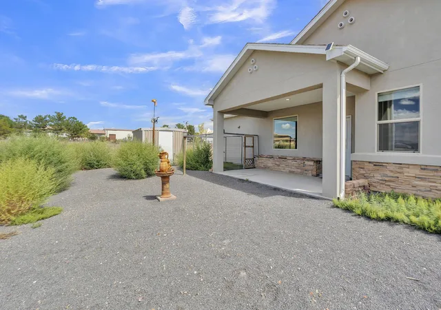 Photo 4 of Single family home for sale at 15 Mountain View Pl, Edgewood, NM 87015 | MLS# 1108466 | Listing updated on 2026-09-21