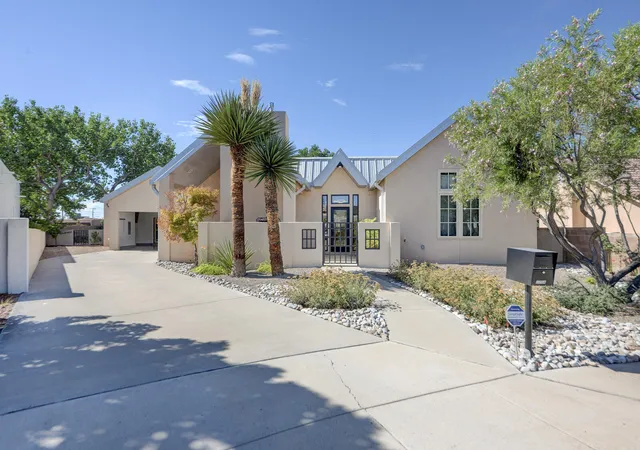 Photo 3 of Single family home for sale at 2204 Via Granada Pl Nw, Albuquerque, NM 87104 | MLS# 1108487 | Listing updated on 2026-10-05