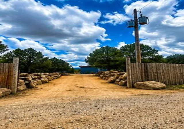 Photo 4 of Manufactured home for sale at 22 Magpie Rd, Glorieta, NM 87535 | MLS# 1108492 | Listing updated on 2026-09-22