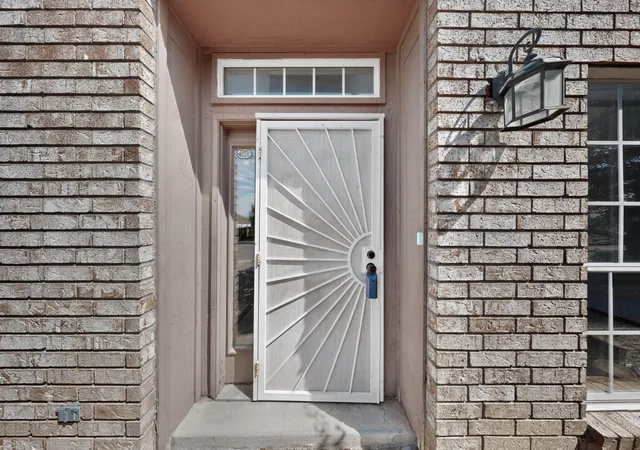 Photo 4 of Sale Pending at 7 Willow Tr, Los Lunas, NM 87031 | MLS# 1108494 | Listing updated on 2026-09-08
