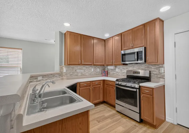 Photo 3 of Sale Pending at 10848 Arguello Trl Ne, Albuquerque, NM 87123 | MLS# 1108542 | Listing updated on 2026-09-21