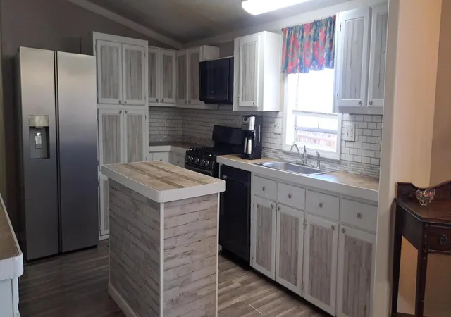 Photo 3 of Manufactured home for sale at 1205 10th Street Nw, Rio Rancho, NM 87124 | MLS# 1108544 | Listing updated on 2026-09-14
