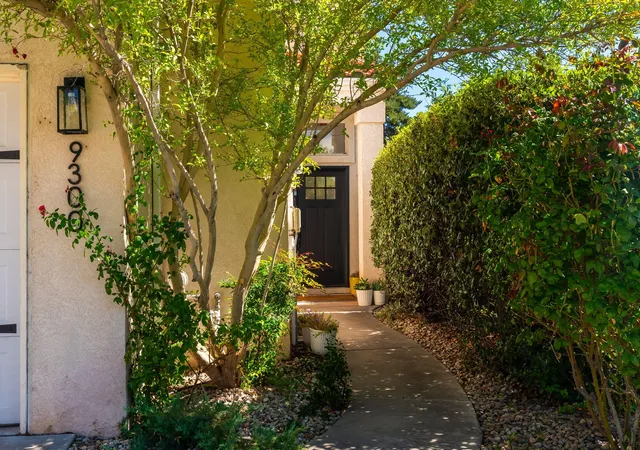Townhouse for sale at 9300 Ironshore NE, Albuquerque, NM 87111 | MLS# 1108547